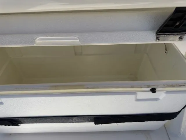 Slide: The Image of NauticStar 2302 Legacy 2022 - 14