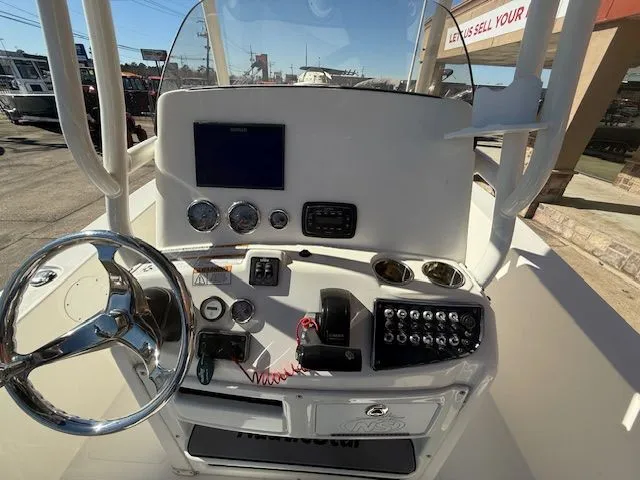 Slide: The Image of NauticStar 2302 Legacy 2022 - 17