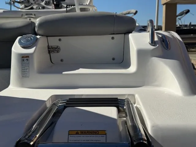 Slide: The Image of NauticStar 2302 Legacy 2022 - 30