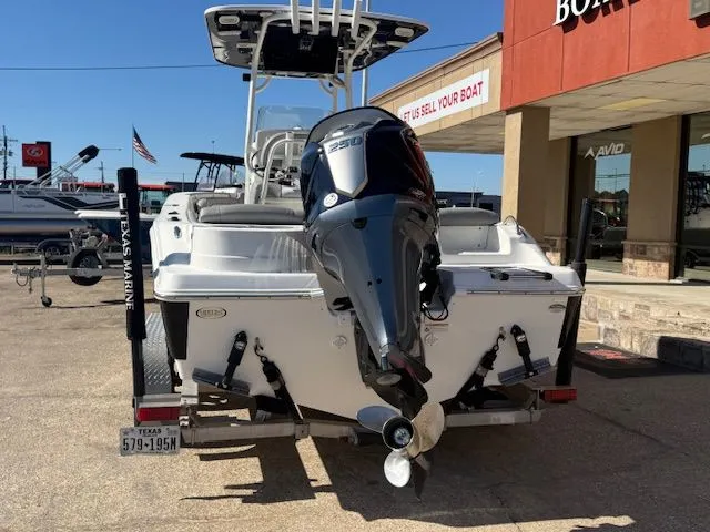 Slide: The Image of NauticStar 2302 Legacy 2022 - 6