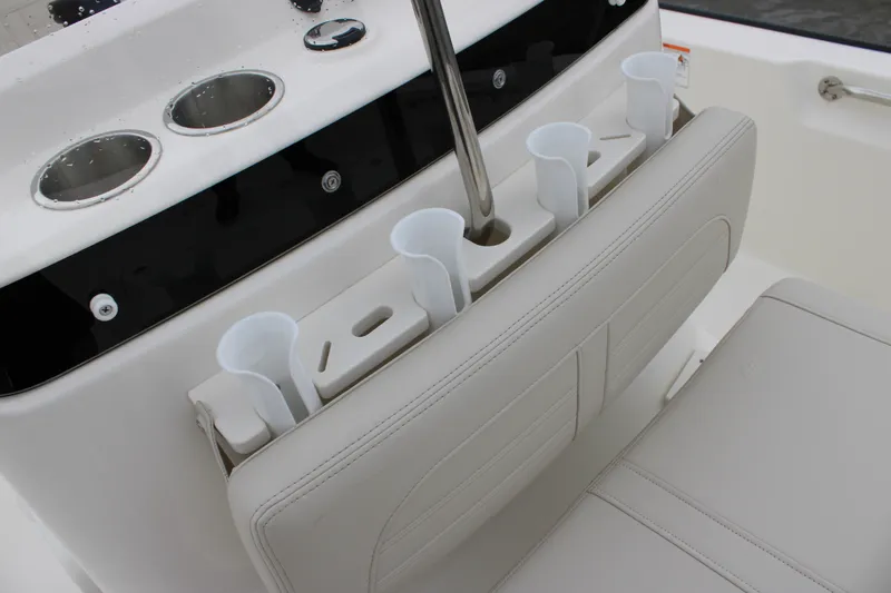 Slide: The Image of Boston Whaler 190 Montauk 2026 - 19