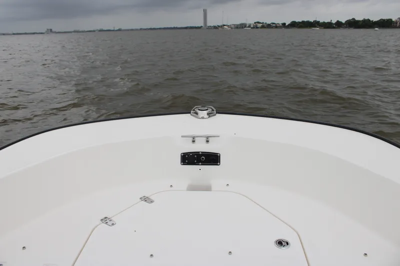 Slide: The Image of Boston Whaler 190 Montauk 2026 - 22