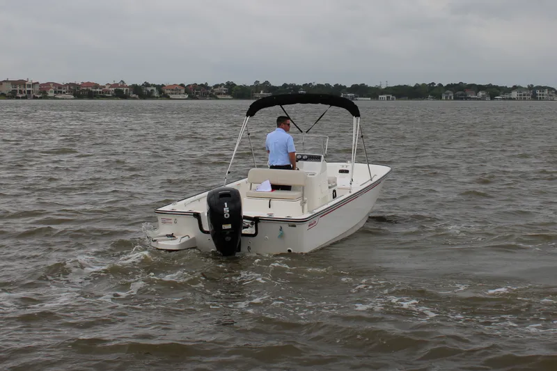 The Image of Boston Whaler 190 Montauk 2026 - 4