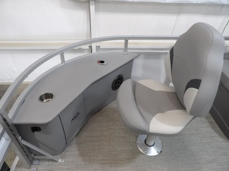 Slide: The Image of Avalon Venture 85 Rear Fish - 21' 2026 - 18