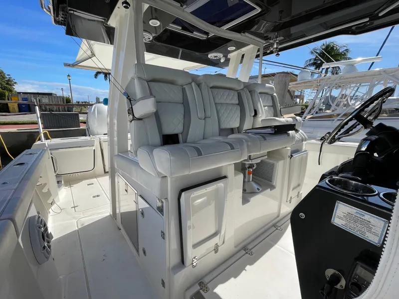 Slide: The Image of Pursuit S 358 Sport 2024 - 20