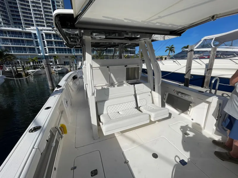 Slide: The Image of Pursuit S 358 Sport 2024 - 22