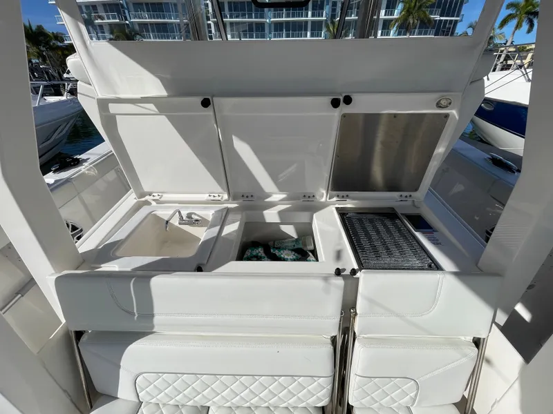 Slide: The Image of Pursuit S 358 Sport 2024 - 26