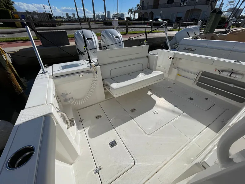 Slide: The Image of Pursuit S 358 Sport 2024 - 27