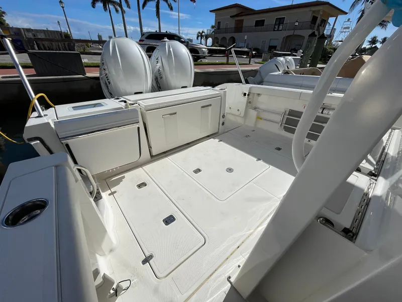 Slide: The Image of Pursuit S 358 Sport 2024 - 28