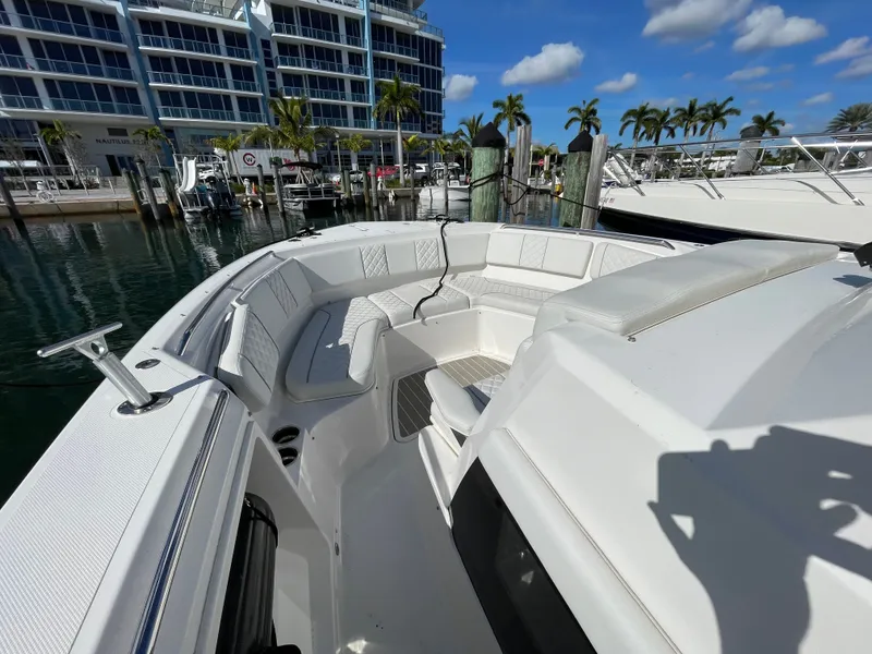 Slide: The Image of Pursuit S 358 Sport 2024 - 34