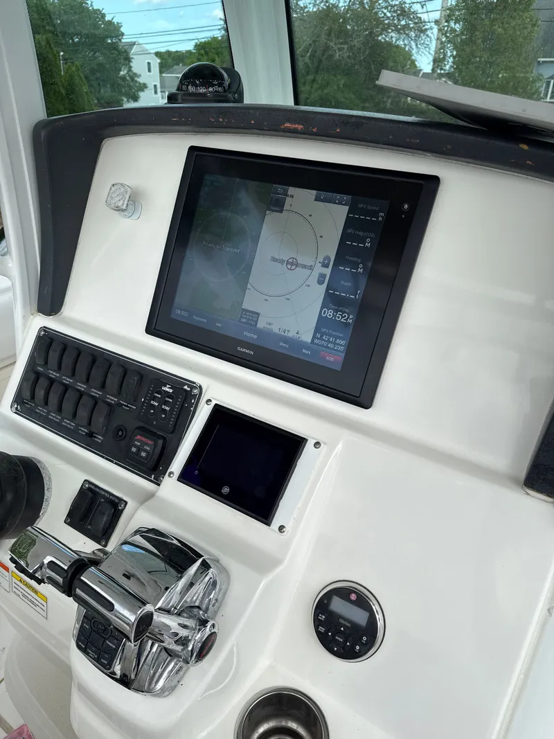 Slide: The Image of Boston Whaler 250 Outrage 2010 - 4