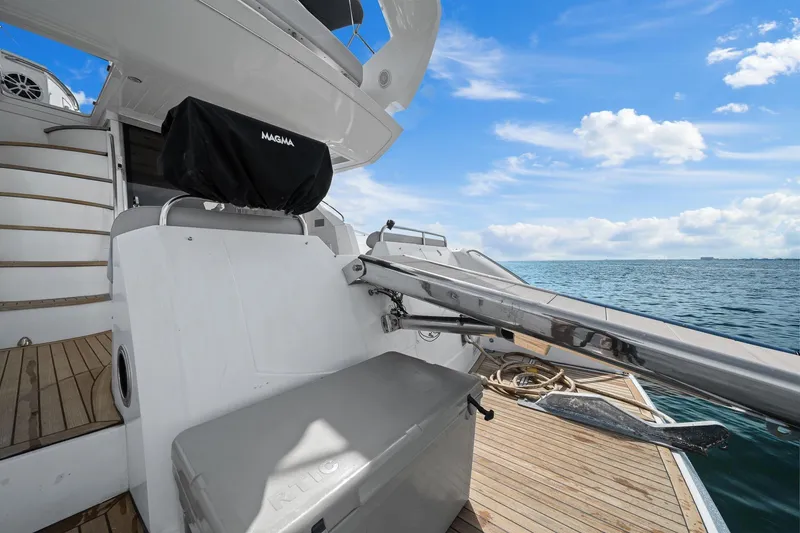 Slide: The Image of Sunseeker Manhattan 50 yacht deck with ocean view, 2006 model. - 37