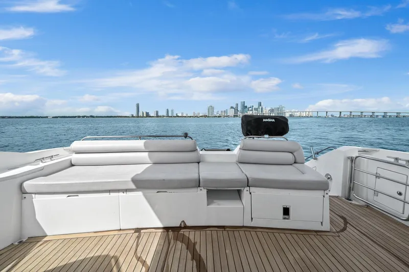 Slide: The Image of Sunseeker Manhattan 50 yacht deck with city skyline view, 2006 model. - 41