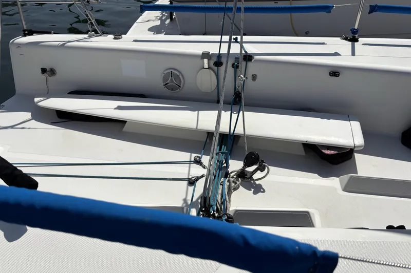 Slide: The Image of Sailboat deck of 2007 Flying Tiger FT-10M with rigging and seating. - 9