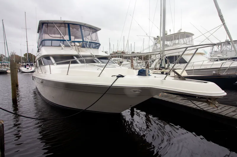 Slide: The Image of Sea Ray 440 Express Bridge 1993 - 1