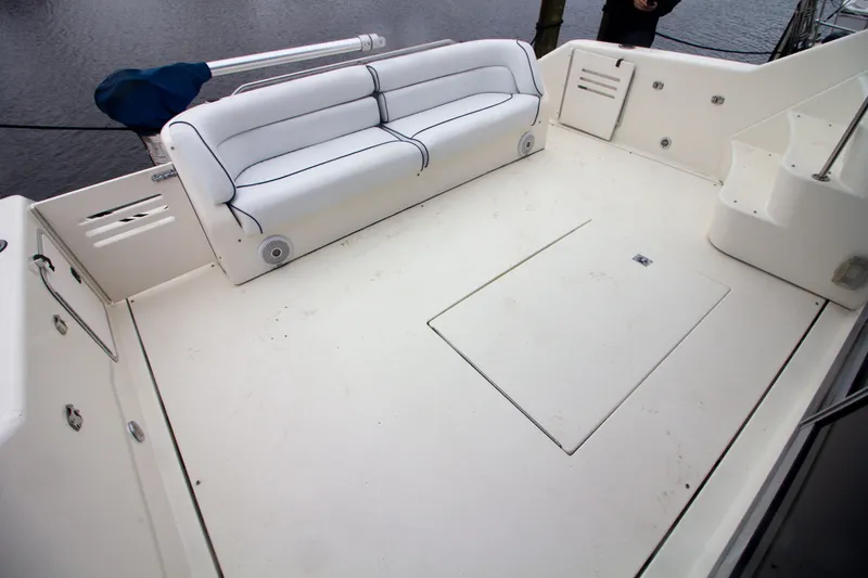 Slide: The Image of Sea Ray 440 Express Bridge 1993 - 14