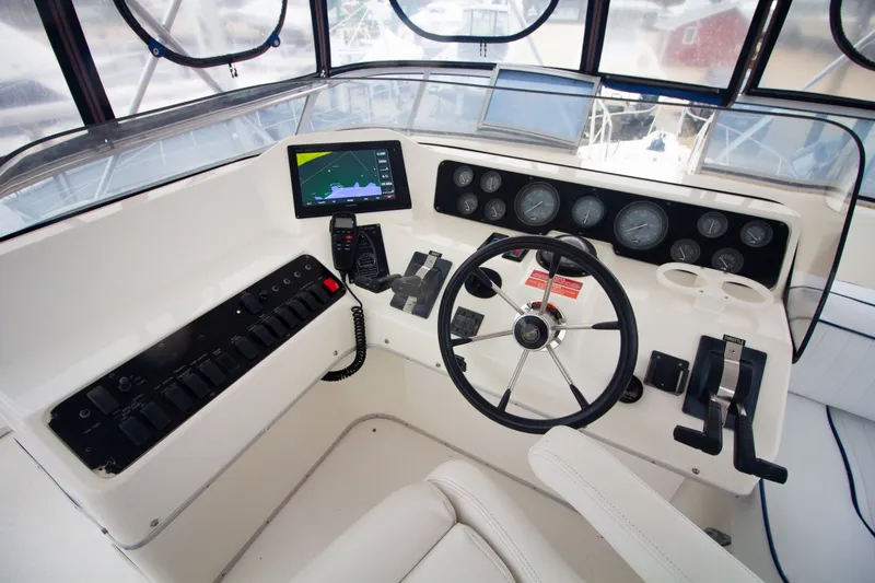 Slide: The Image of Sea Ray 440 Express Bridge 1993 - 22