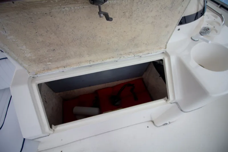 Slide: The Image of Sea Ray 440 Express Bridge 1993 - 27