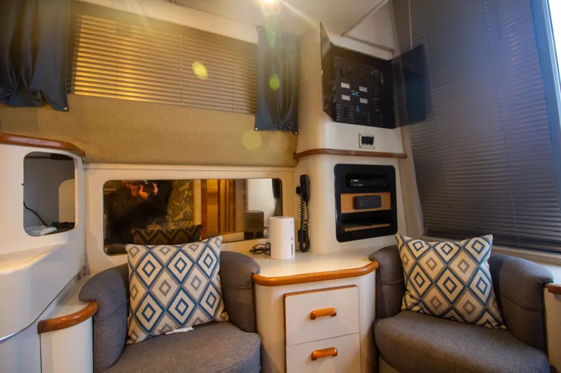 Slide: The Image of Sea Ray 440 Express Bridge 1993 - 35