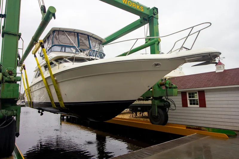 Slide: The Image of Sea Ray 440 Express Bridge 1993 - 4