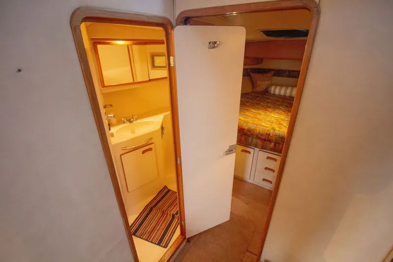 Slide: The Image of Sea Ray 440 Express Bridge 1993 - 50