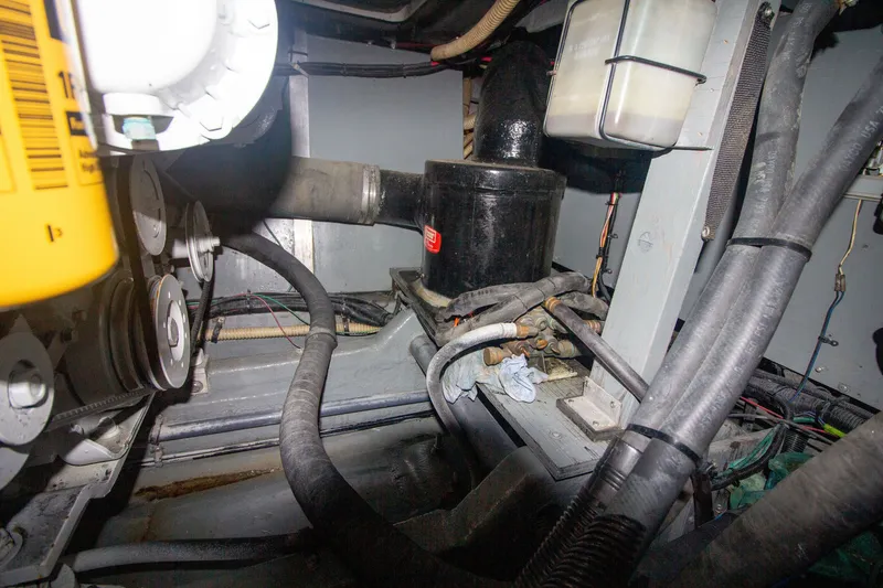 Slide: The Image of Sea Ray 440 Express Bridge 1993 - 58