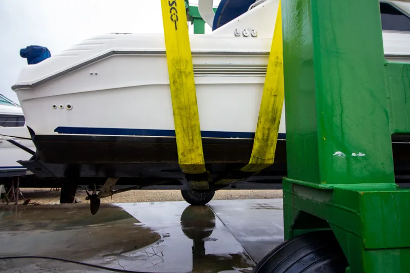 Slide: The Image of Sea Ray 440 Express Bridge 1993 - 6