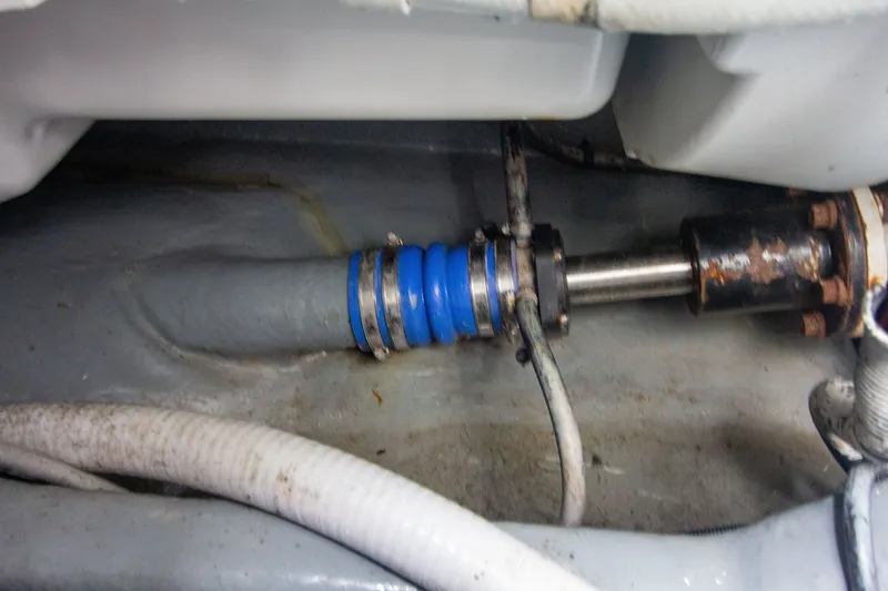 Slide: The Image of Sea Ray 440 Express Bridge 1993 - 62