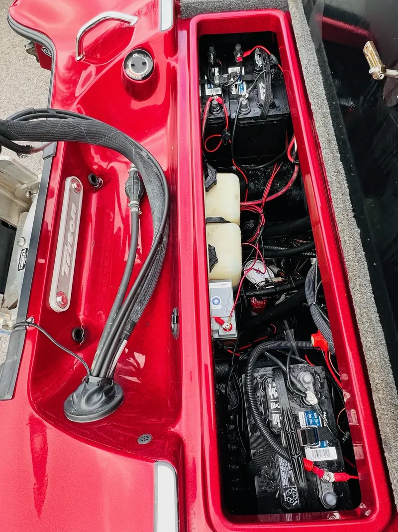 Slide: The Image of Triton 18 TrX 2015 - 14