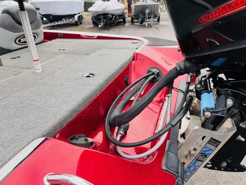 Slide: The Image of Triton 18 TrX 2015 - 15