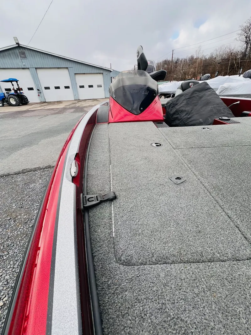 Slide: The Image of Triton 18 TrX 2015 - 19