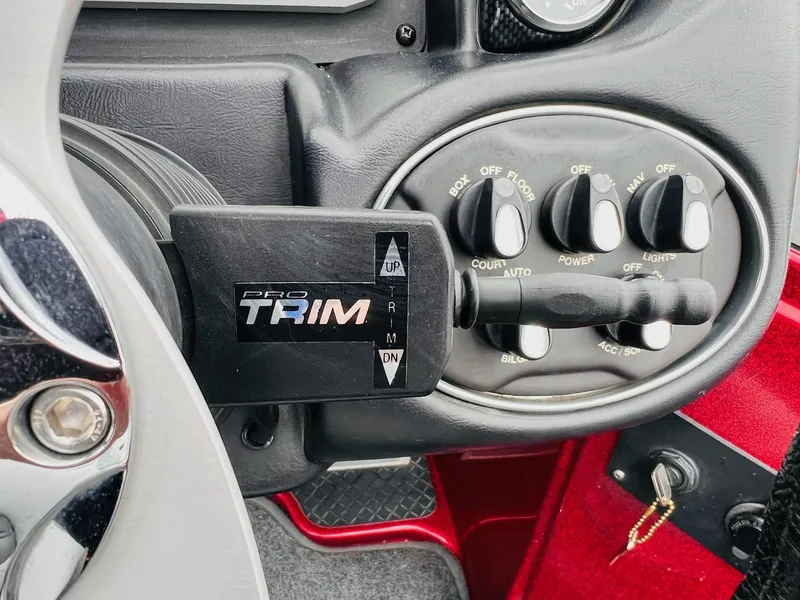 Slide: The Image of Triton 18 TrX 2015 - 26