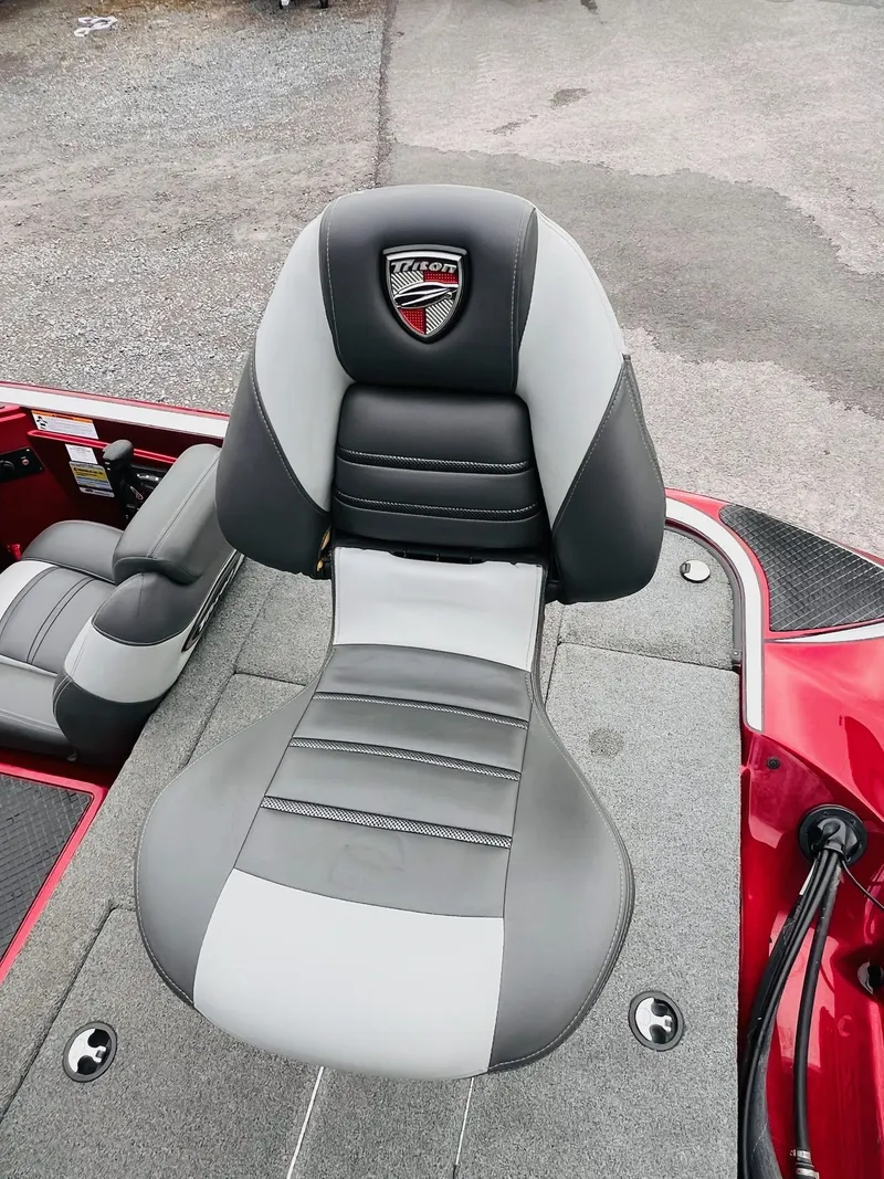 Slide: The Image of Triton 18 TrX 2015 - 31