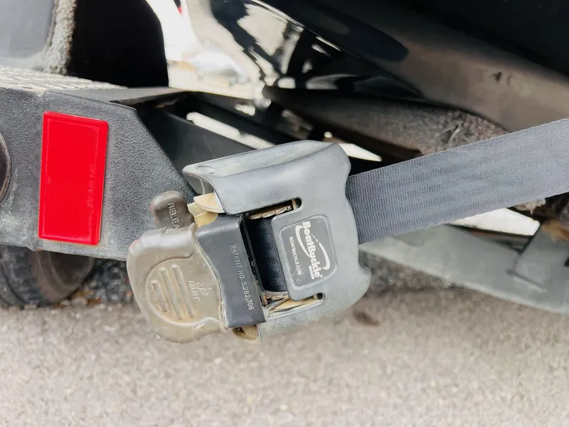 Slide: The Image of Triton 18 TrX 2015 - 32