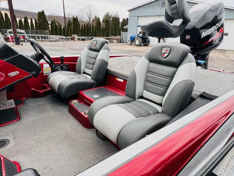 Slide: The Image of Triton 18 TrX 2015 - 34