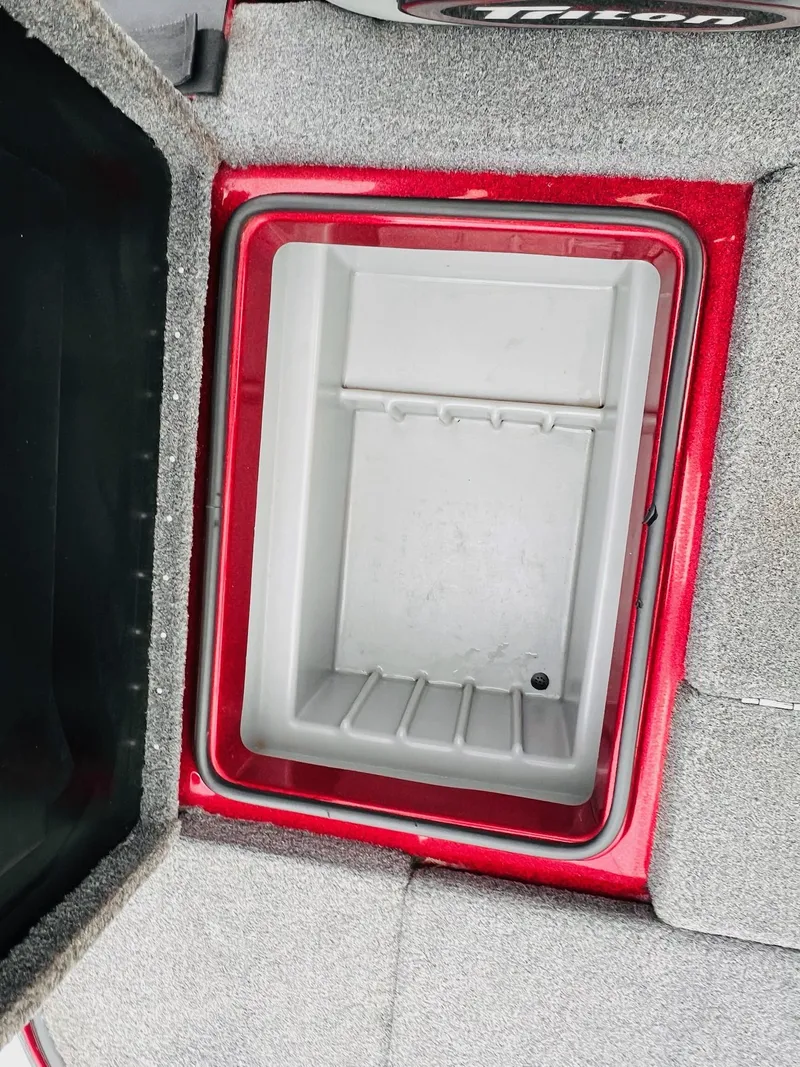 Slide: The Image of Triton 18 TrX 2015 - 37