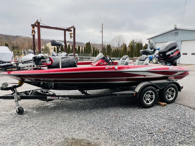 Slide: The Image of Triton 18 TrX 2015 - 40