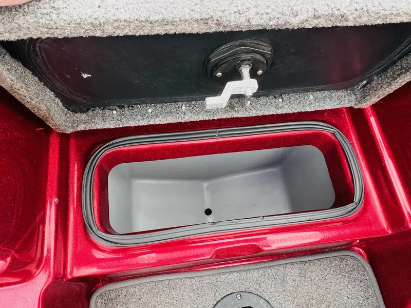 Slide: The Image of Triton 18 TrX 2015 - 41