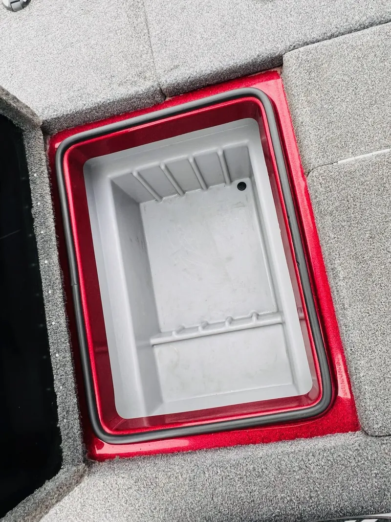 Slide: The Image of Triton 18 TrX 2015 - 42