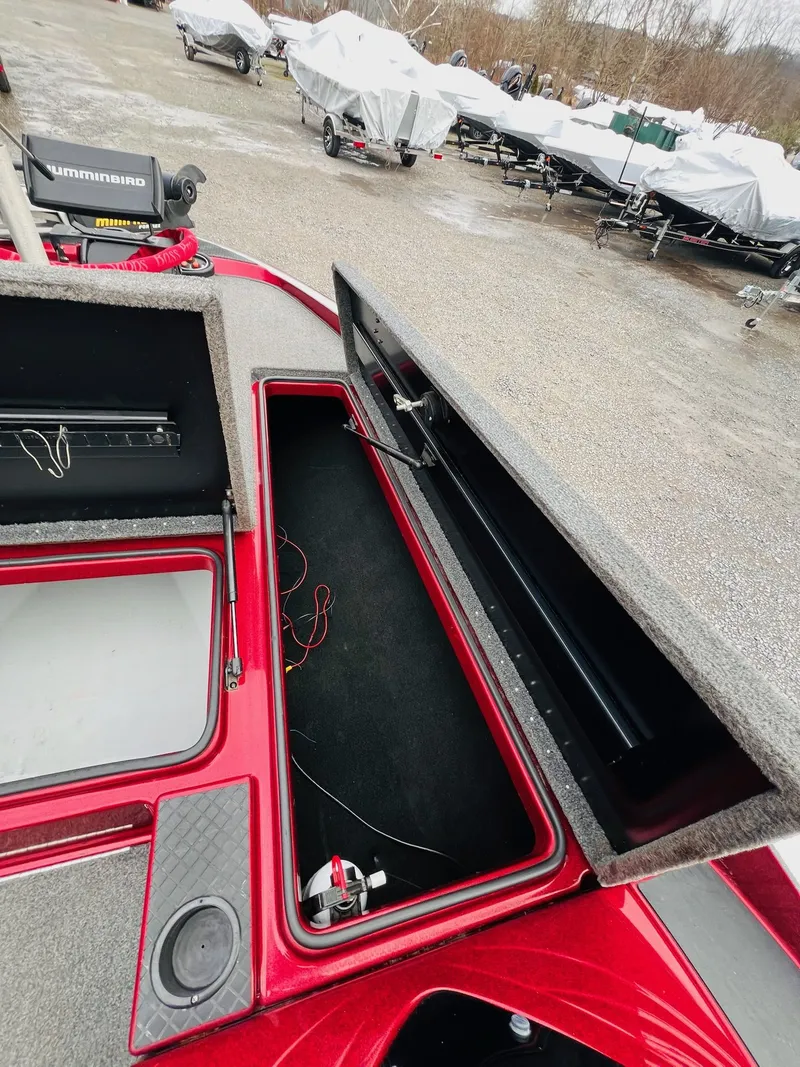 Slide: The Image of Triton 18 TrX 2015 - 43