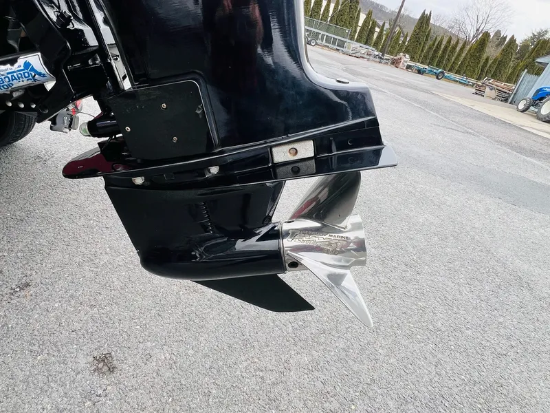 Slide: The Image of Triton 18 TrX 2015 - 8