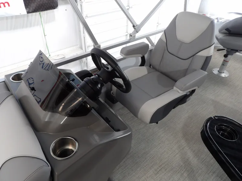 Slide: The Image of Avalon Venture 85 Rear Fish - 21' 2026 - 22