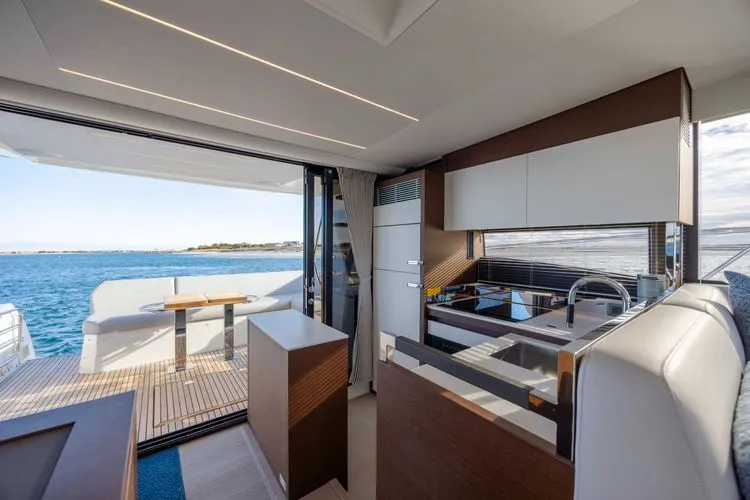 Slide: The Image of 2023 Prestige 520 - Image 16 - 16