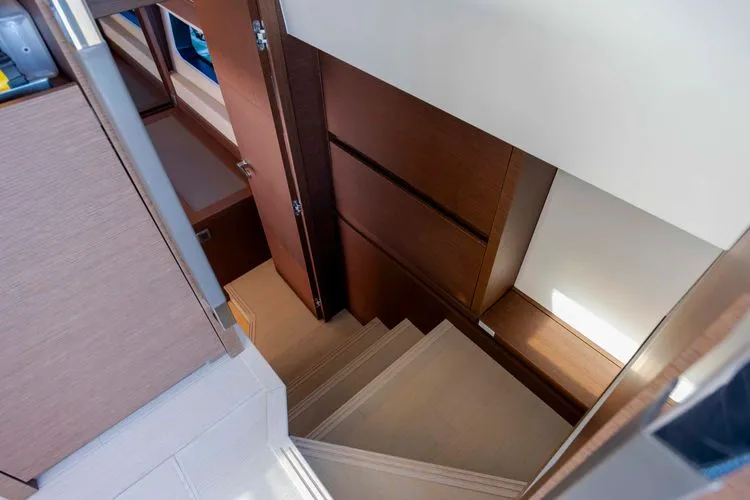 Slide: The Image of 2023 Prestige 520 - Image 28 - 28