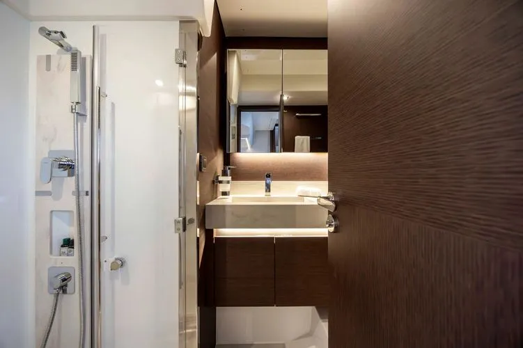 Slide: The Image of 2023 Prestige 520 - Image 34 - 34