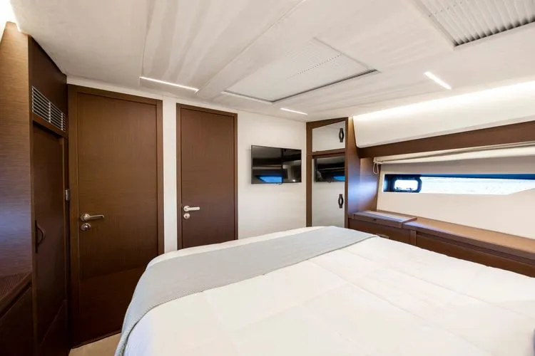 Slide: The Image of 2023 Prestige 520 - Image 41 - 41