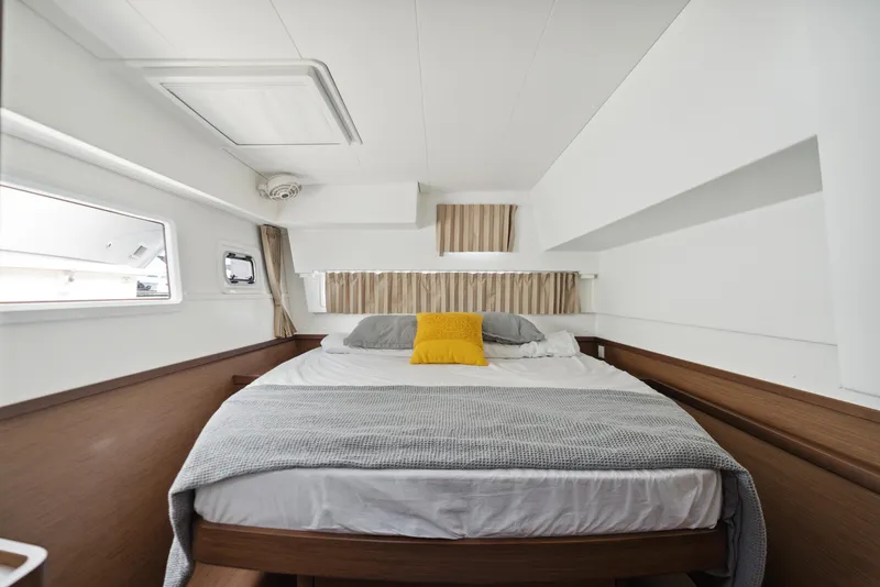 Slide: The Image of Lagoon 42 2019 - 101