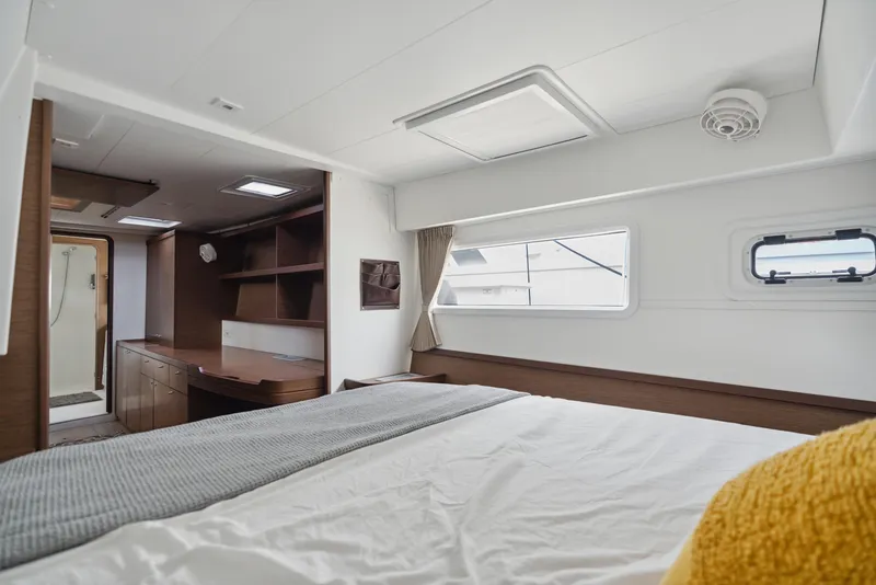 Slide: The Image of Lagoon 42 2019 - 102