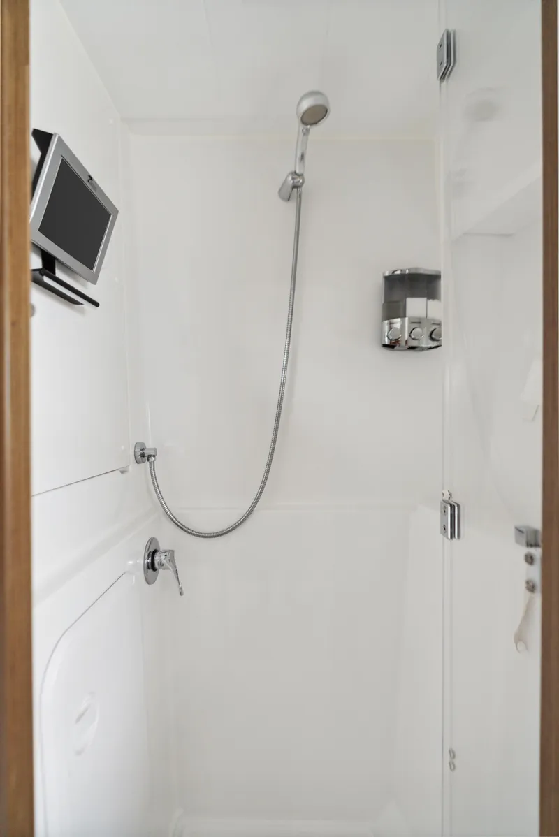 Slide: The Image of Lagoon 42 2019 - 110