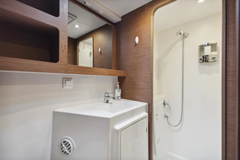 Slide: The Image of Lagoon 42 2019 - 85